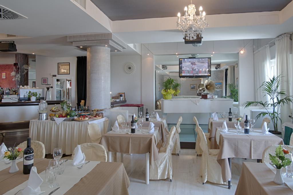 Locanda San Biagio ミザーノ・アドリアーティコ エクステリア 写真