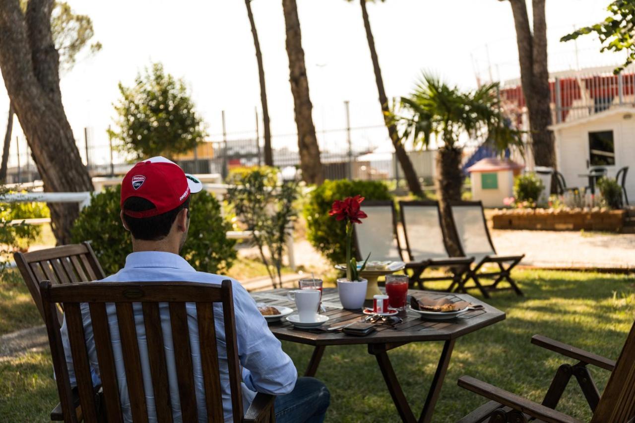 Locanda San Biagio ミザーノ・アドリアーティコ エクステリア 写真