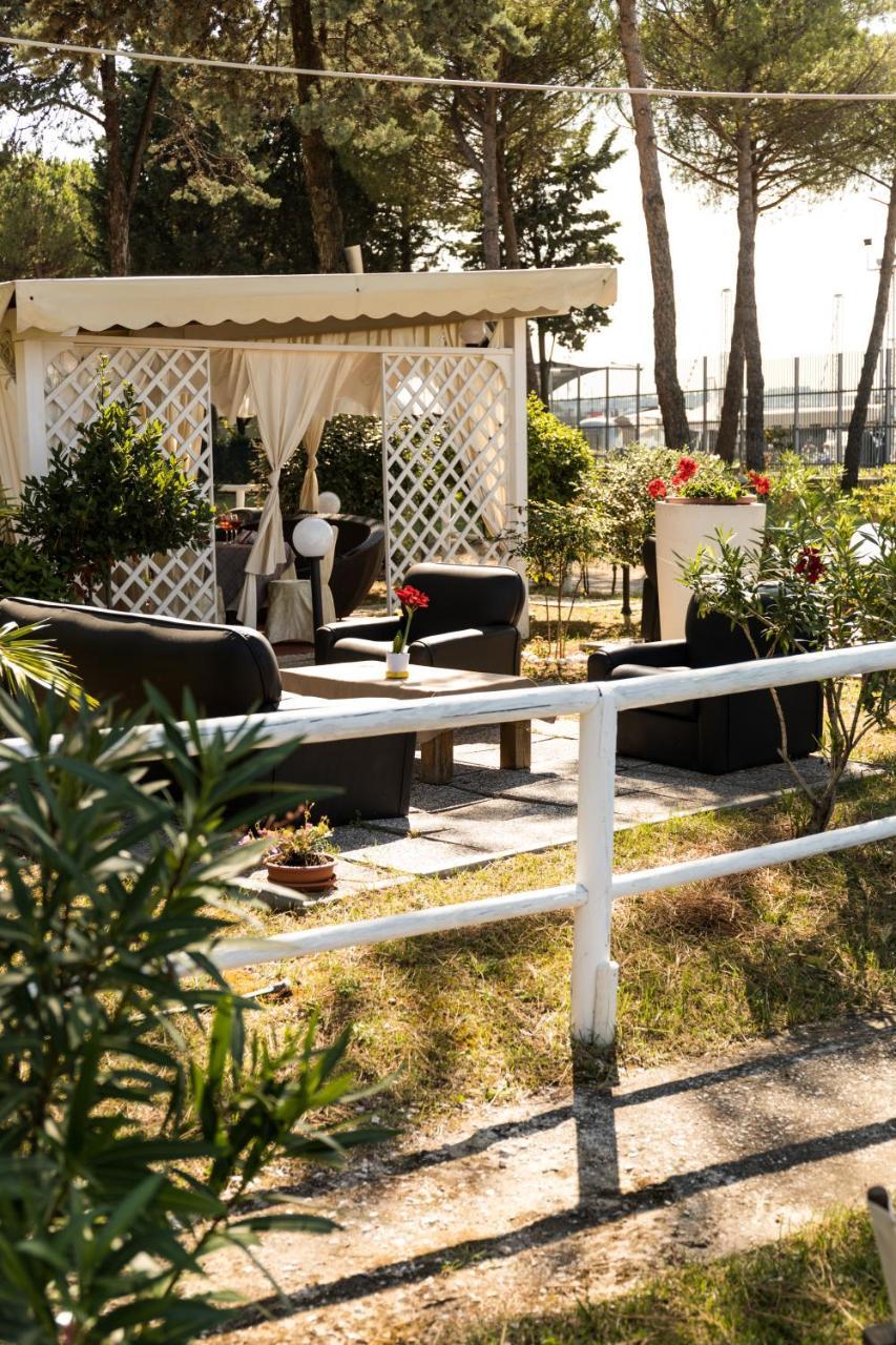 Locanda San Biagio ミザーノ・アドリアーティコ エクステリア 写真